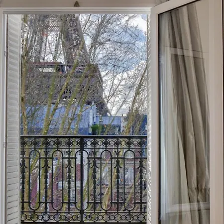 Superbe 4 Beds Bourdonnais Champs De Mars Tour Eiffel Apartment Paris